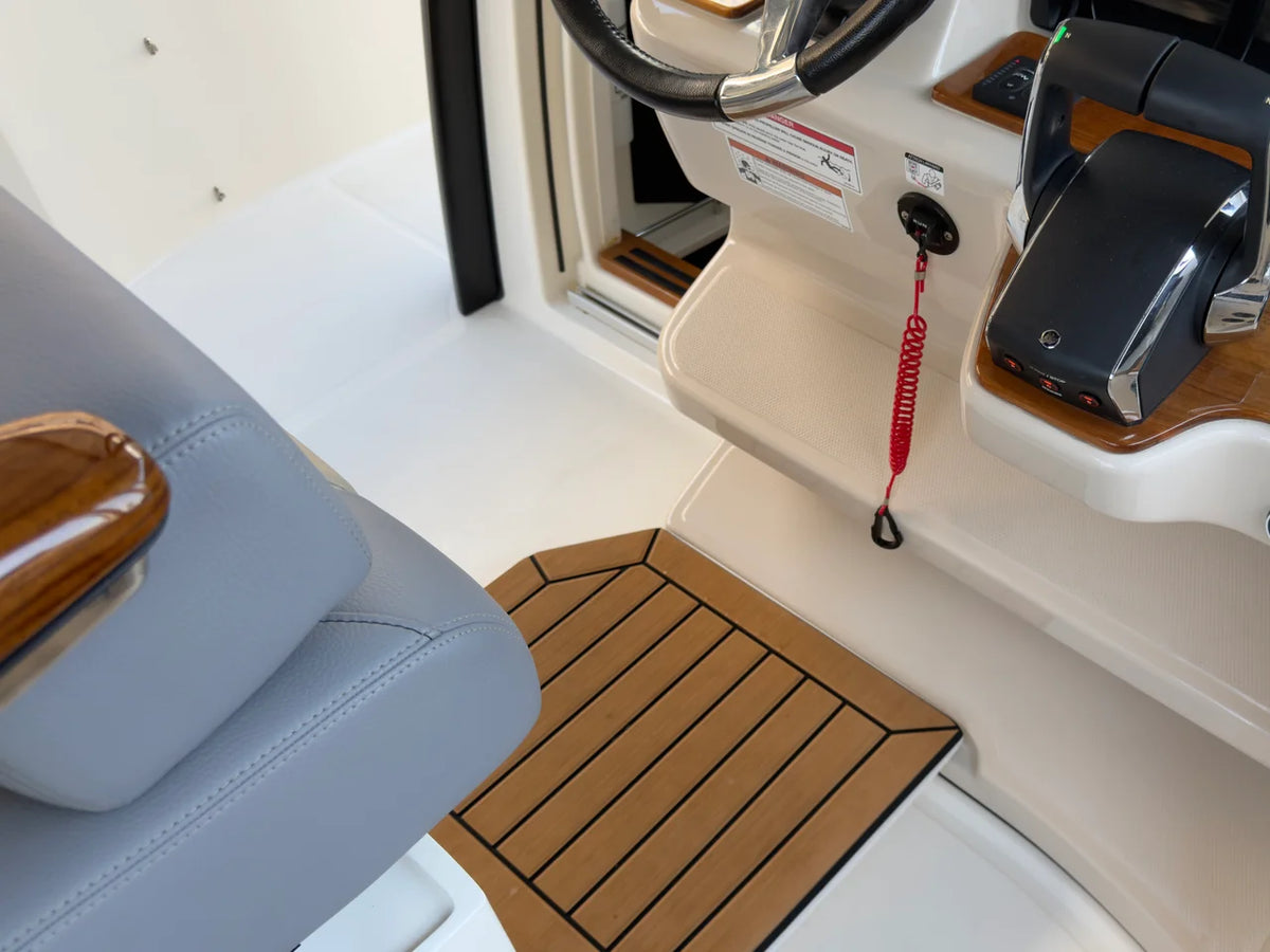 2025 Boston Whaler 350 REALM 35.0 feet, Greenwich, CT #36