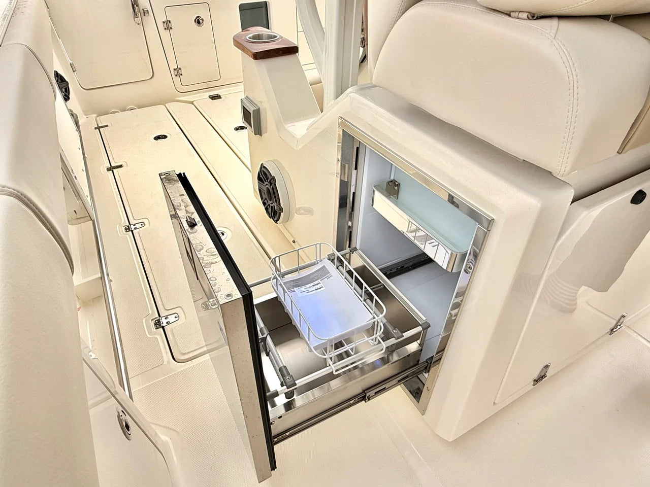 2026 Boston Whaler 360 Outrage 36.0 feet, St Petersburg, FL #47