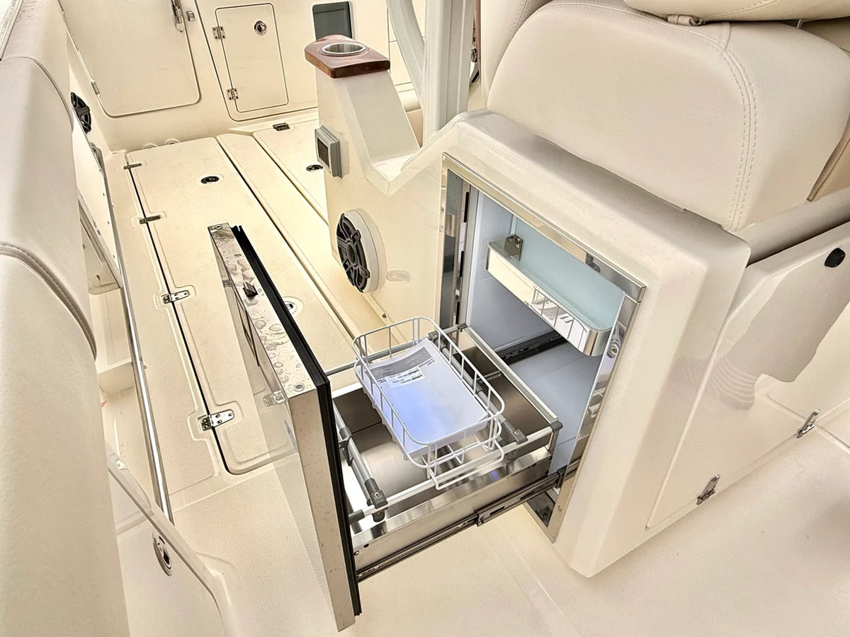 2026 Boston Whaler 360 Outrage 36.0 feet, St Petersburg, FL #47