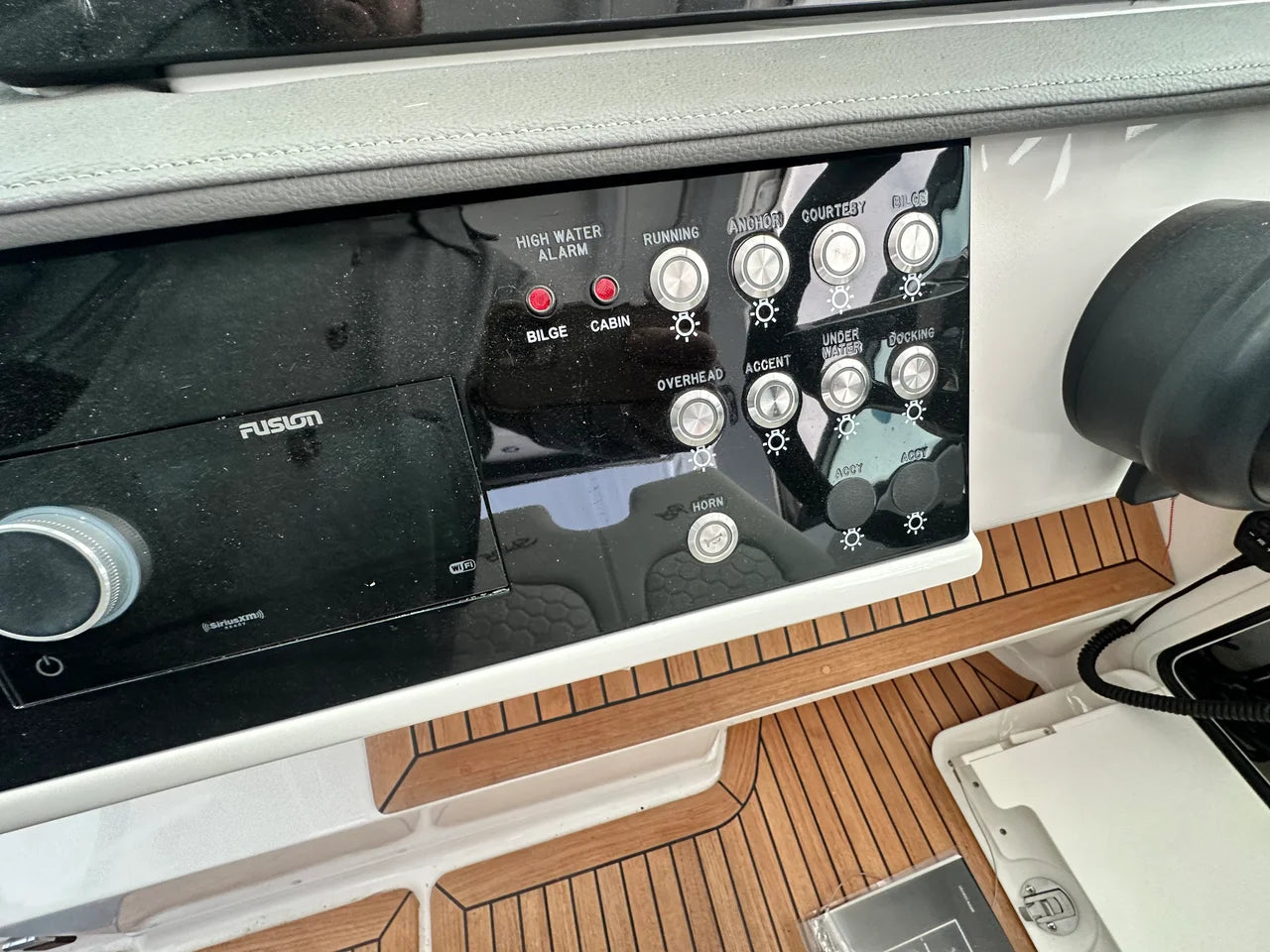 2024 Sea Ray 320 SUNDANCER OUTBOARD 32.0 feet, Danvers, Massachusetts #15