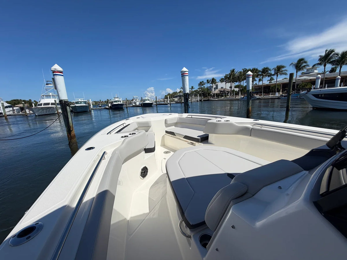 2026 Boston Whaler 330 Outrage 33.0 feet, Jupiter, Florida #41