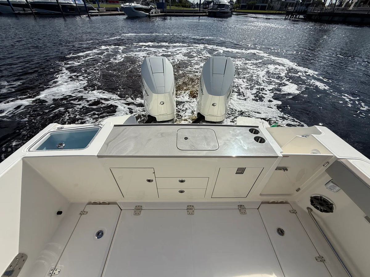 2027 Boston Whaler 330 Vantage 33.0 feet, Fort Myers, FL #24