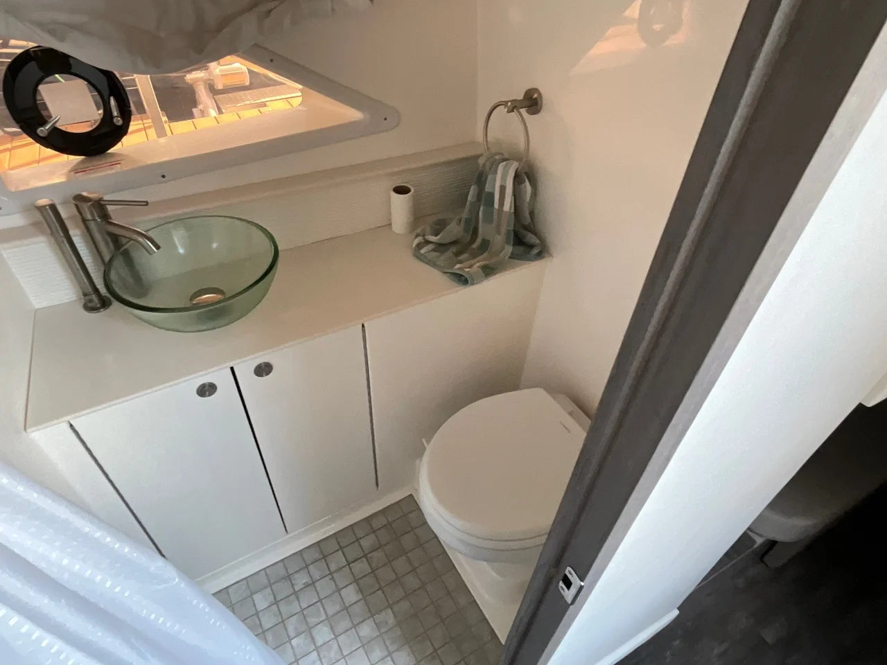2024 Sea Ray 320 SUNDANCER OB 34.0 feet, Jacksonville Beach, Florida #18
