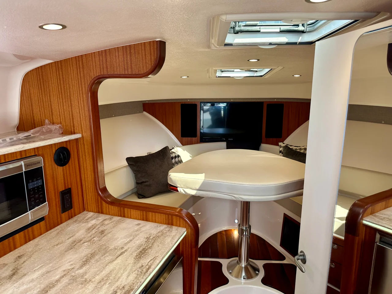 2017 Pursuit OS 385 OFFSHORE 39.0 feet, Fort Myers, Florida #45