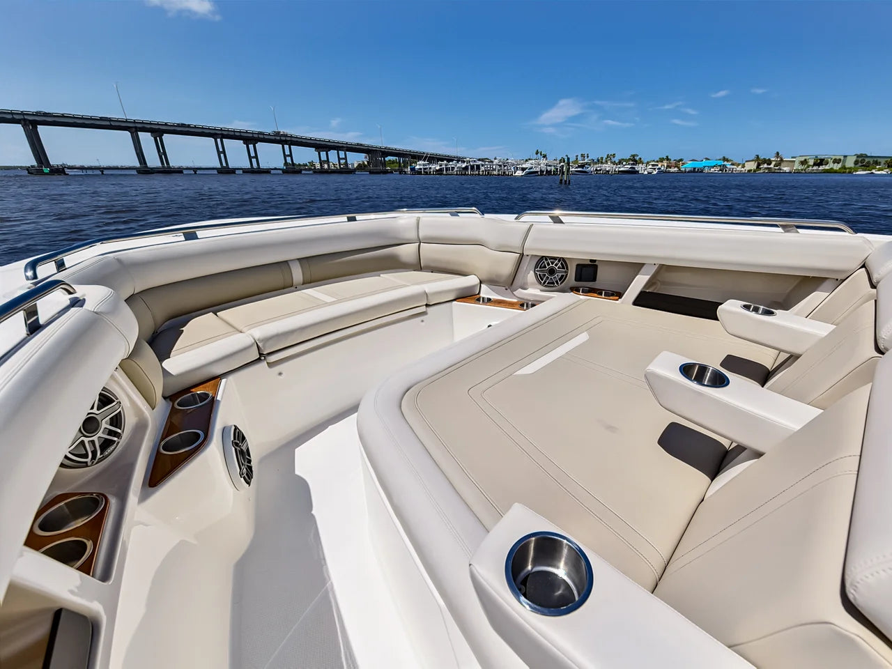 2025 Boston Whaler 350 REALM 35.0 feet, Stuart, Florida #43