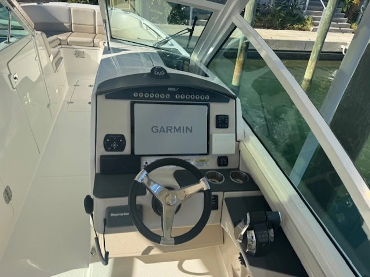 2016 Boston Whaler 320 VANTAGE 32.0 feet, Miami, FL #17