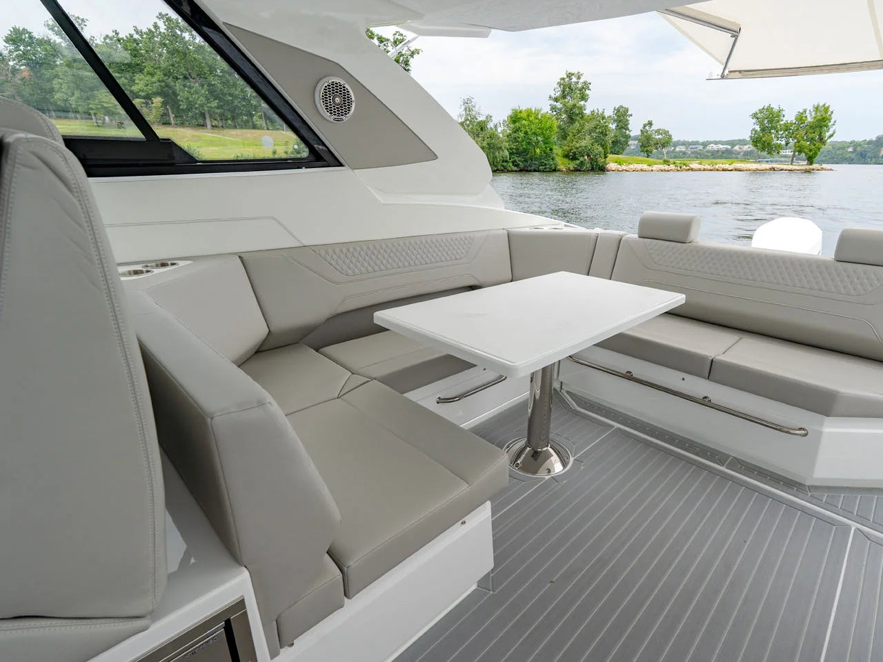 2027 Cruisers Yachts 42 GLS Outboard 42.0 feet, Lake Ozark, MO #20