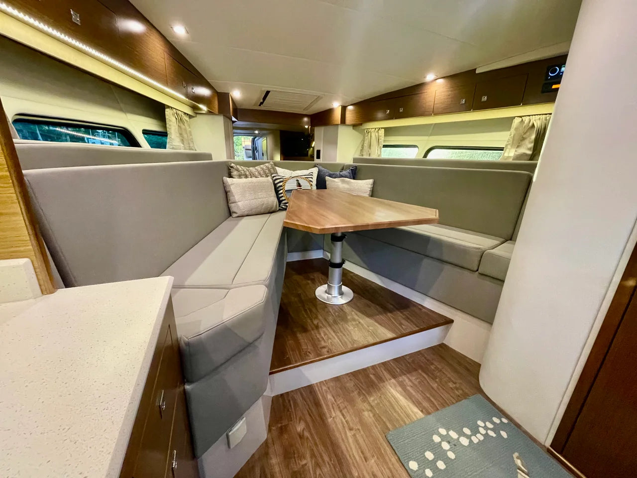 2016 Cruisers Yachts 390 EXPRESS COUPE 39.0 feet, Stuart, FL #24