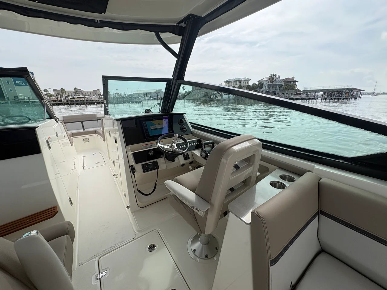 2025 Boston Whaler 330 Vantage 33.0 feet, Seabrook, TX #31