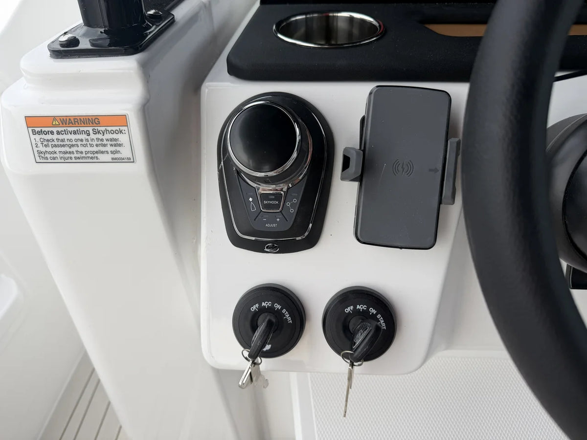 2027 Cruisers Yachts 38 VTR 38.0 feet, Lake Ozark, MO #9