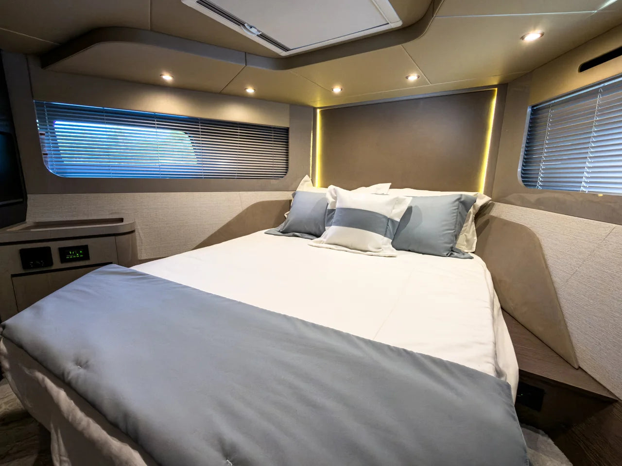 2026 Cruisers Yachts 50 FLY 50.0 feet, Fort Myers, FL #39