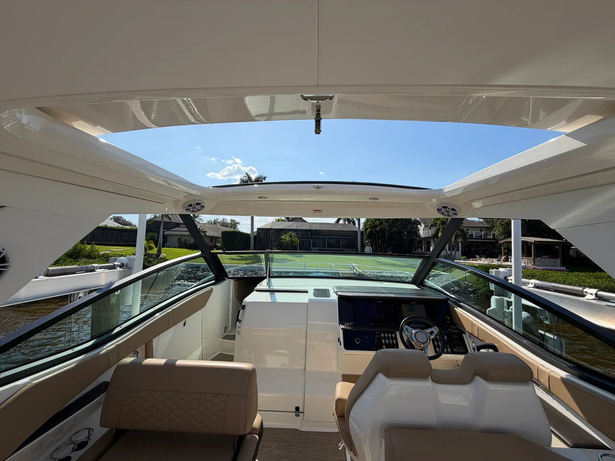 2021 Sea Ray SUNDANCER 320 OUTBOARD 32.0 feet, St. Petersburg, FL #17
