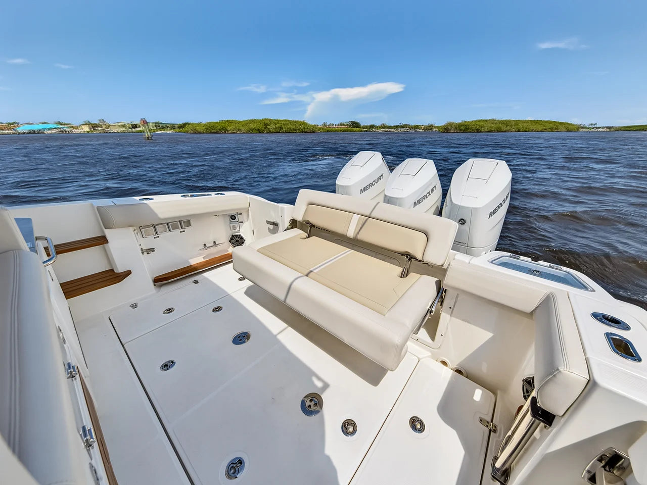 2025 Boston Whaler 350 REALM 35.0 feet, Stuart, Florida #55