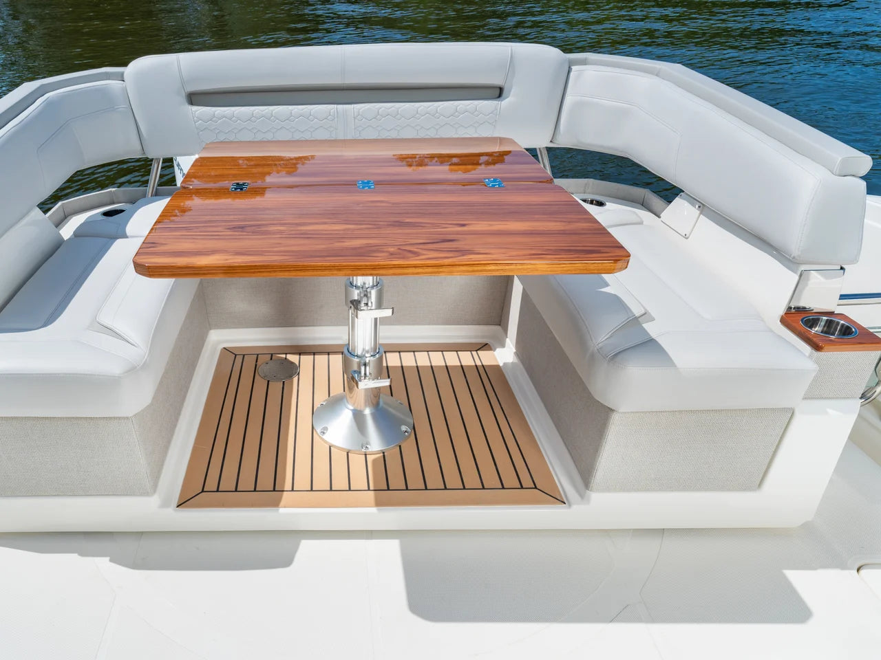 2026 Tiara Yachts 38 LS 38.0 feet, Inuvik, Northwest Territories #7