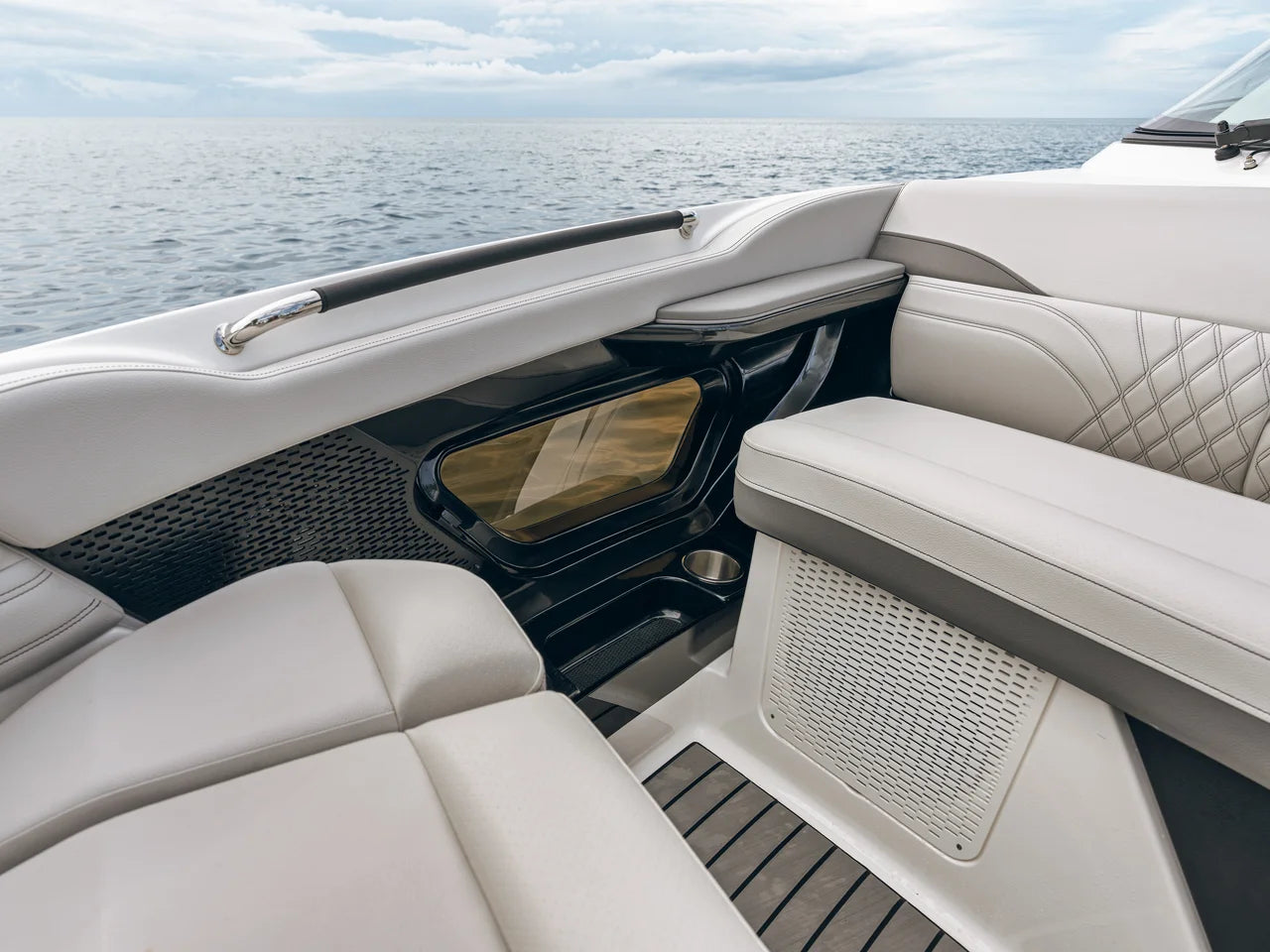 2026 Sea Ray SLX 360 Outboard  36.0 feet, Inuvik, Northwest Territories #52