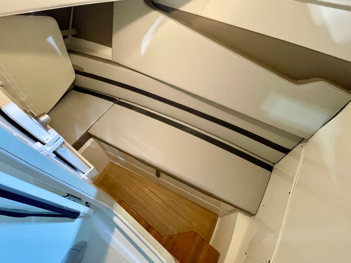 2026 Boston Whaler 330 Vantage 33.0 feet, Danvers, Massachusetts #18