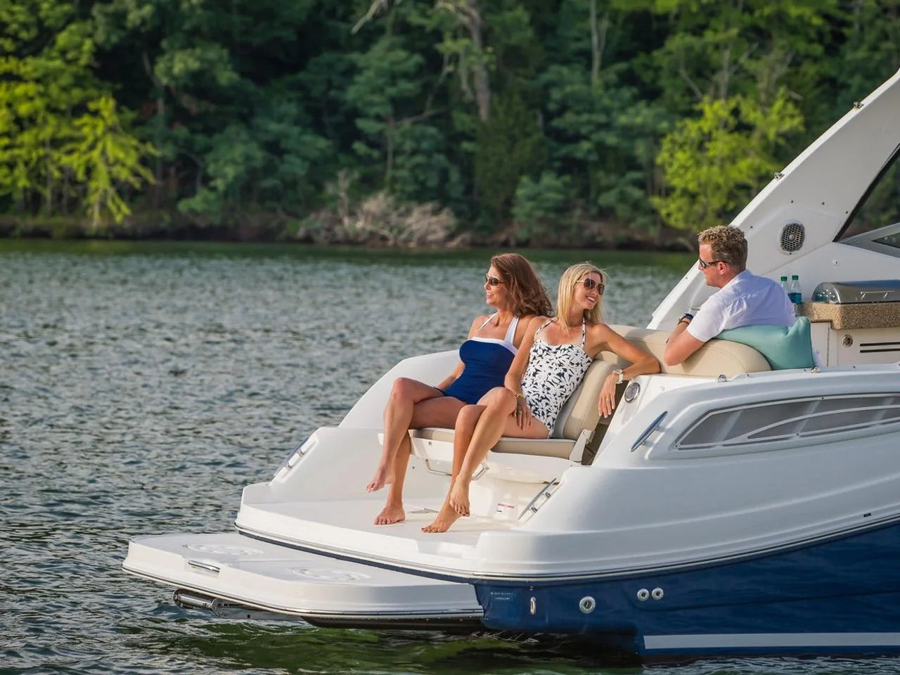 2016 Sea Ray 330 Sundancer 33.0 feet, Huntington, NY #11