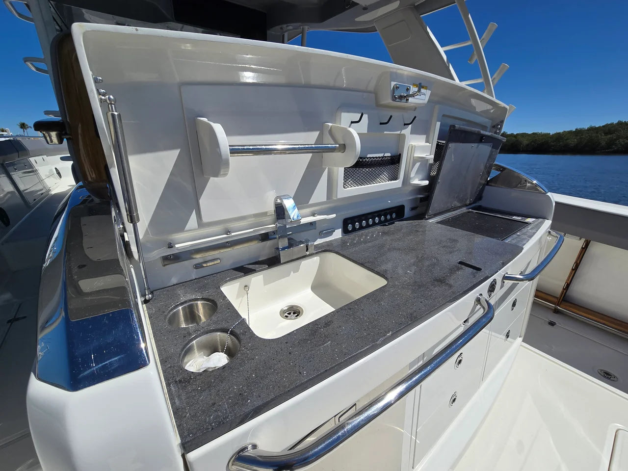 2023 Boston Whaler 420 OUTRAGE 42.0 feet, Stuart, Florida #14