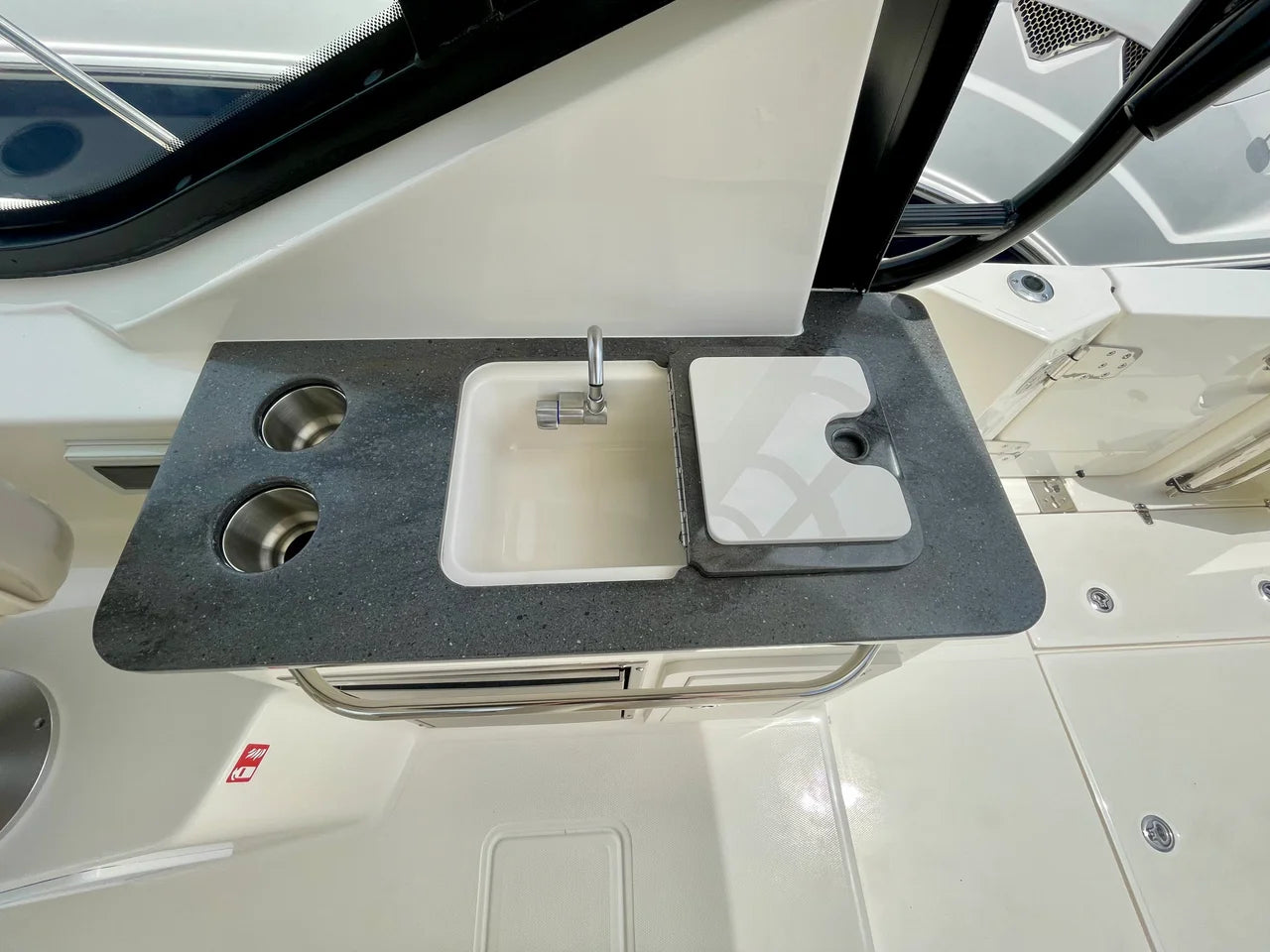 2026 Boston Whaler 325 Conquest 32.0 feet, Danvers, Massachusetts #10