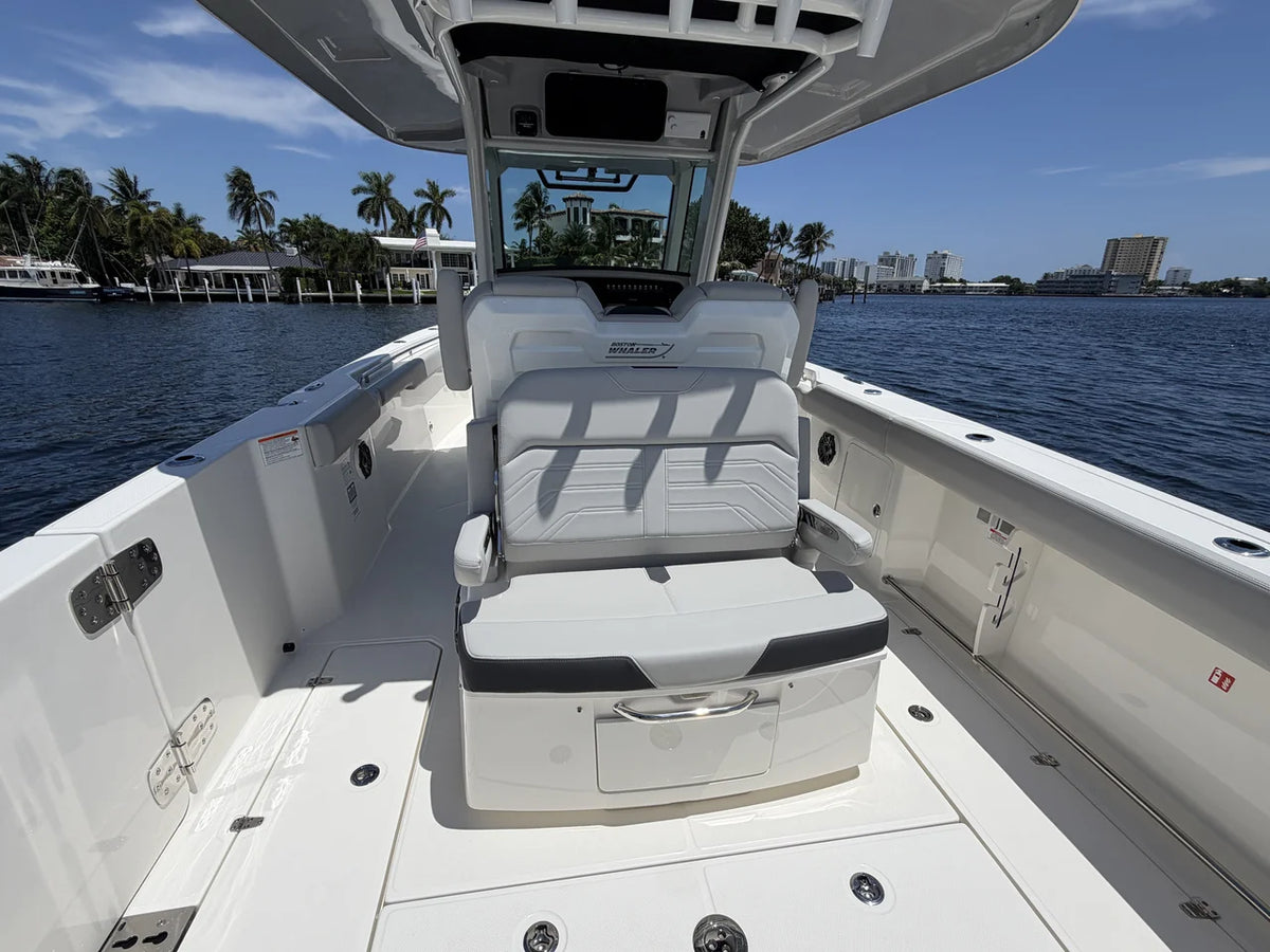 2026 Boston Whaler 330 Outrage 33.0 feet, Pompano Beach, Florida #34