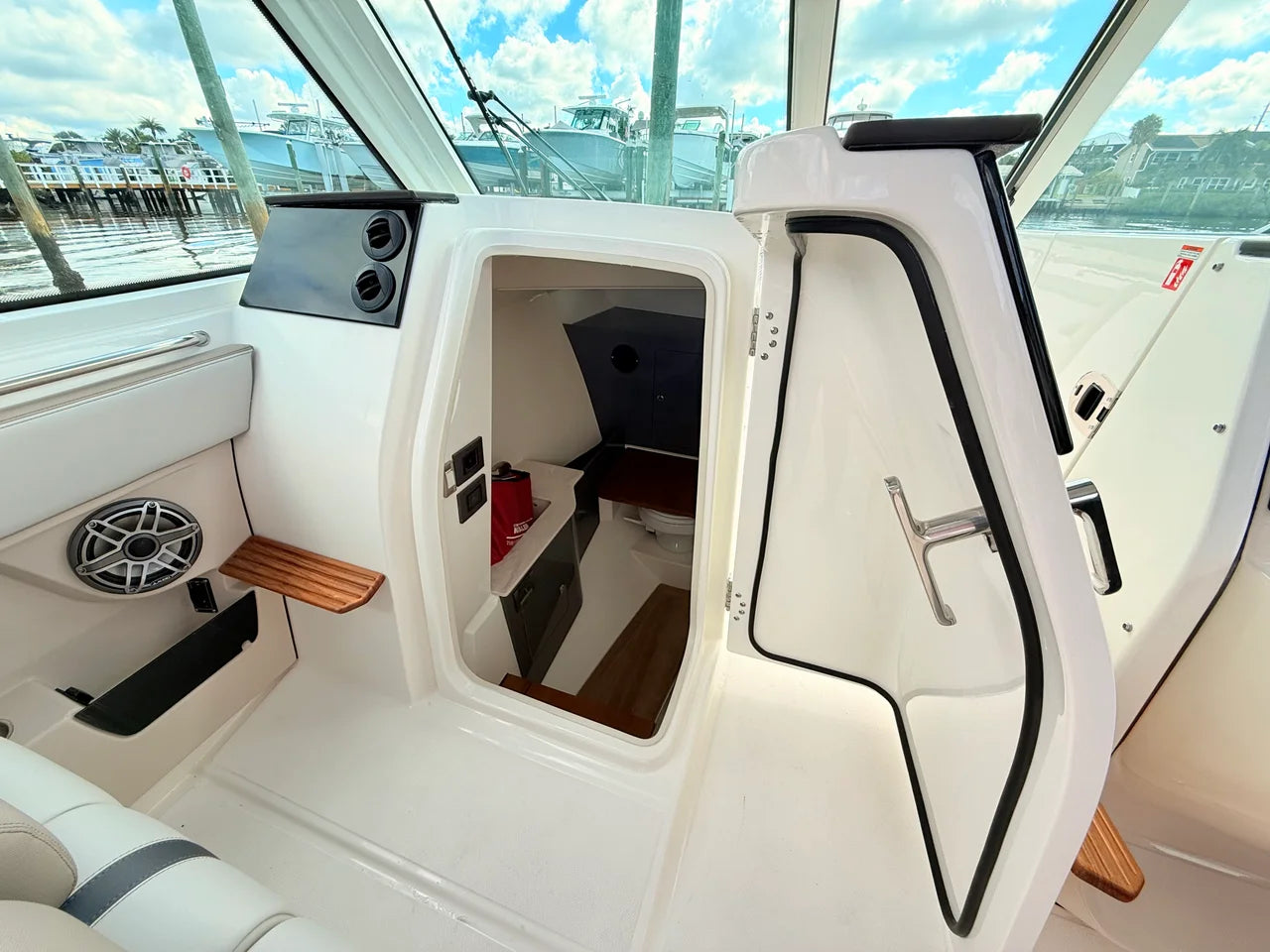 2027 Boston Whaler 330 Vantage 33.0 feet, St Petersburg, FL #65