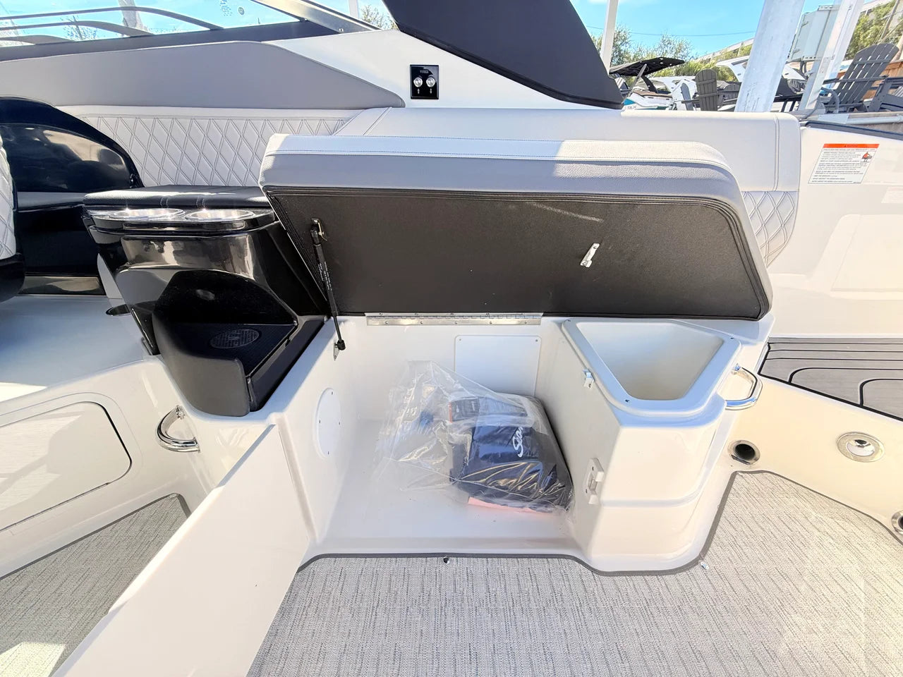 2026 Sea Ray SLX 280 Outboard 28.0 feet, St Petersburg, FL #44