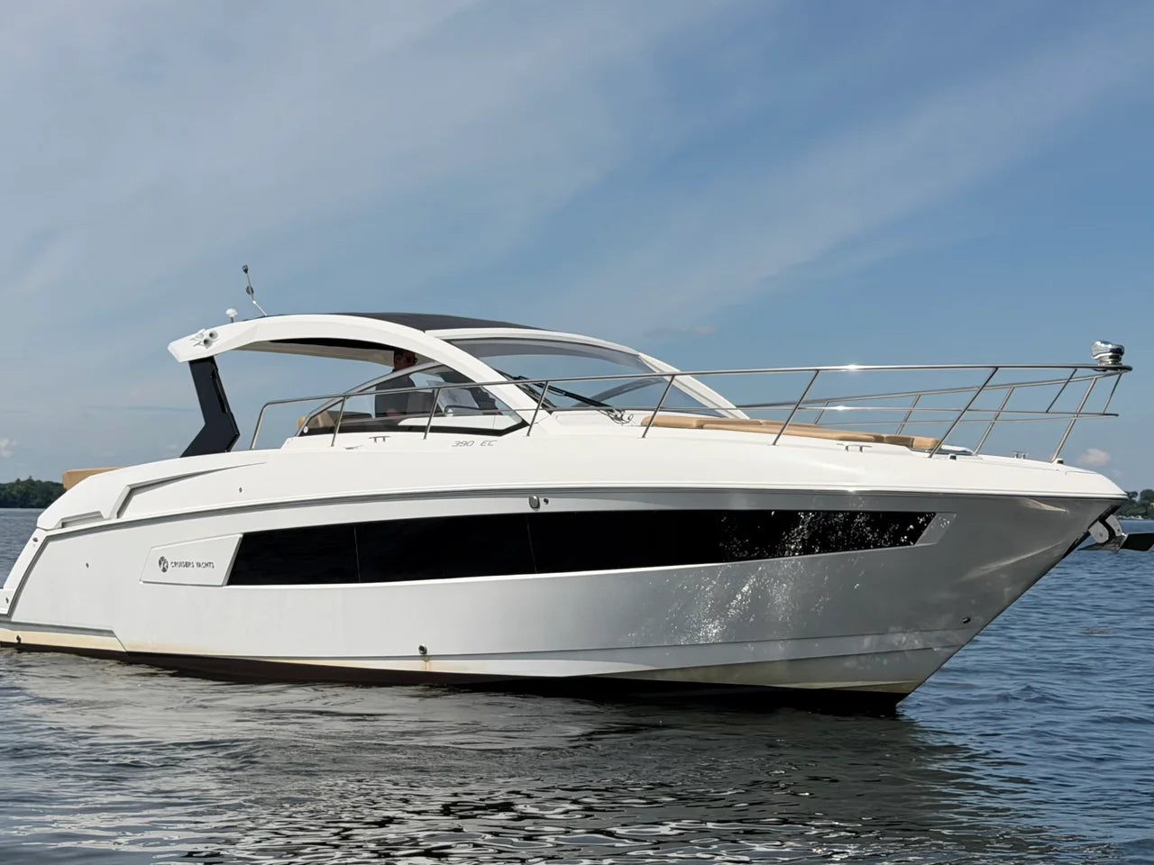 2015 Cruisers Yachts 390 EXPRESS COUPE 39.0 feet, Excelsior, Minnesota #8