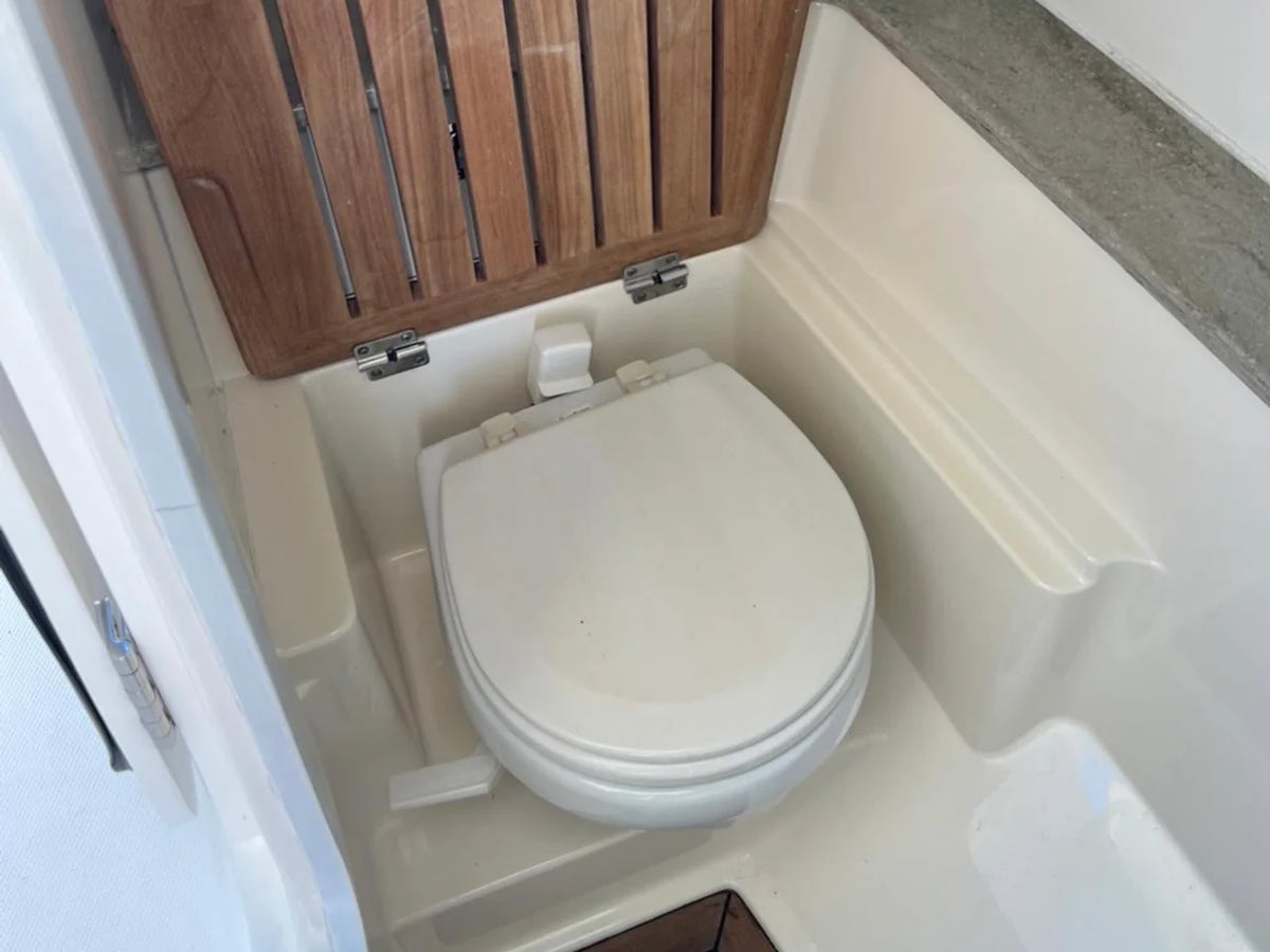 2016 Boston Whaler 320 VANTAGE 32.0 feet, Deerfield Beach, FL #19