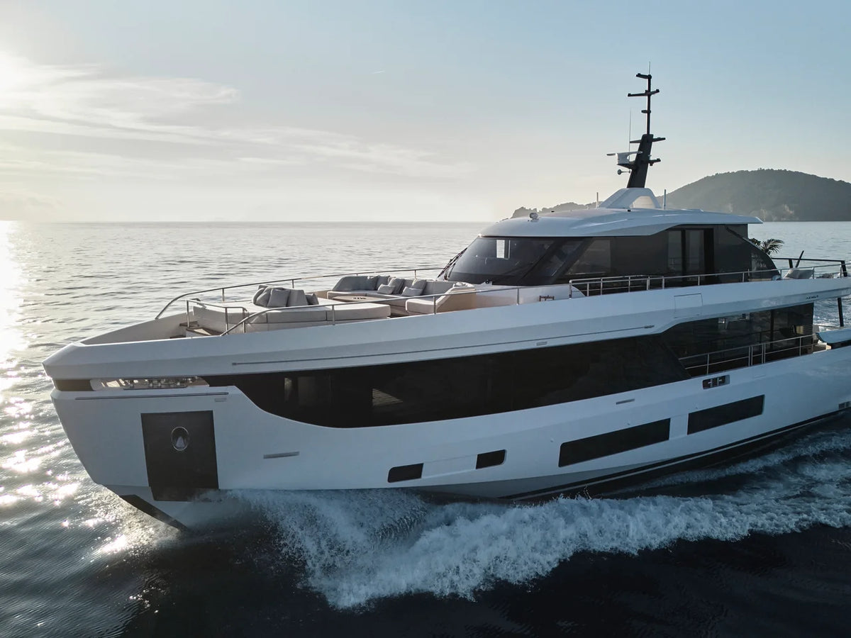 2027 Azimut Grande 30M 94.0 feet, Inuvik, Northwest Territories #13