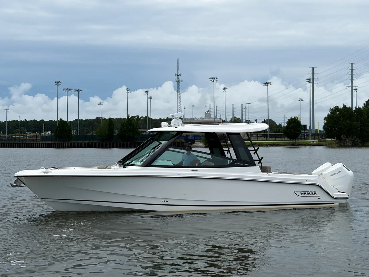 2026 Boston Whaler 330 Vantage 33.0 feet, Charleston, SC #57