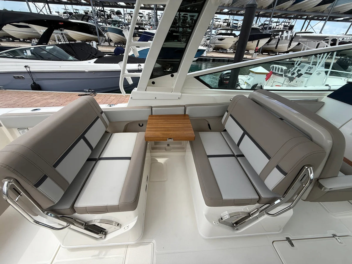 2027 Boston Whaler 330 Vantage 33.0 feet, Sarasota, FL #28