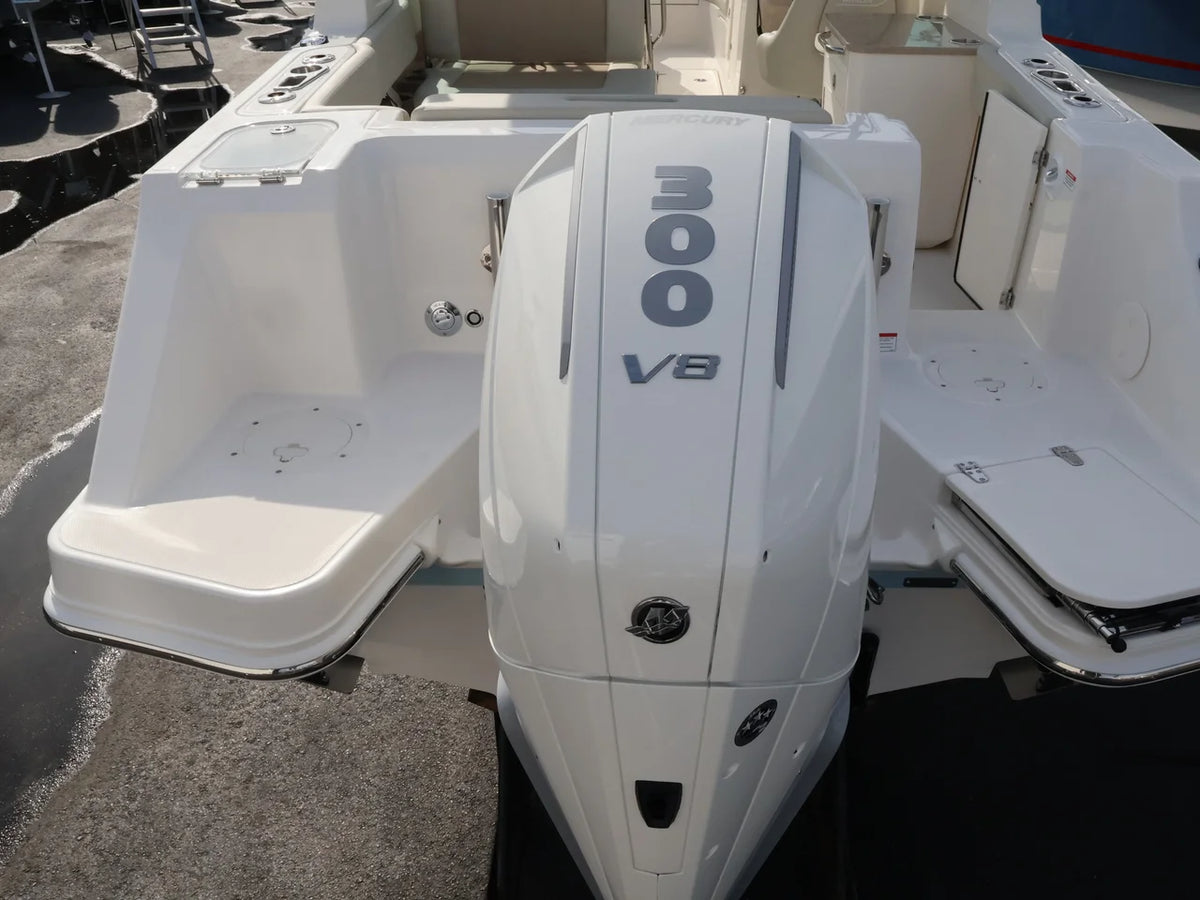 2027 Boston Whaler 240 Vantage 24.0 feet, Naples, Florida #7