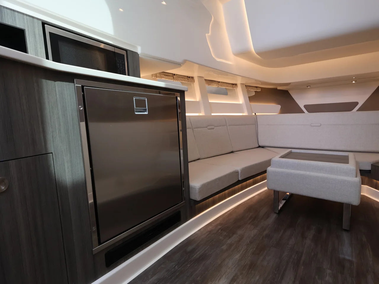 2026 Sea Ray Sundancer 370 Outboard 37.0 feet, Naples, Florida #48