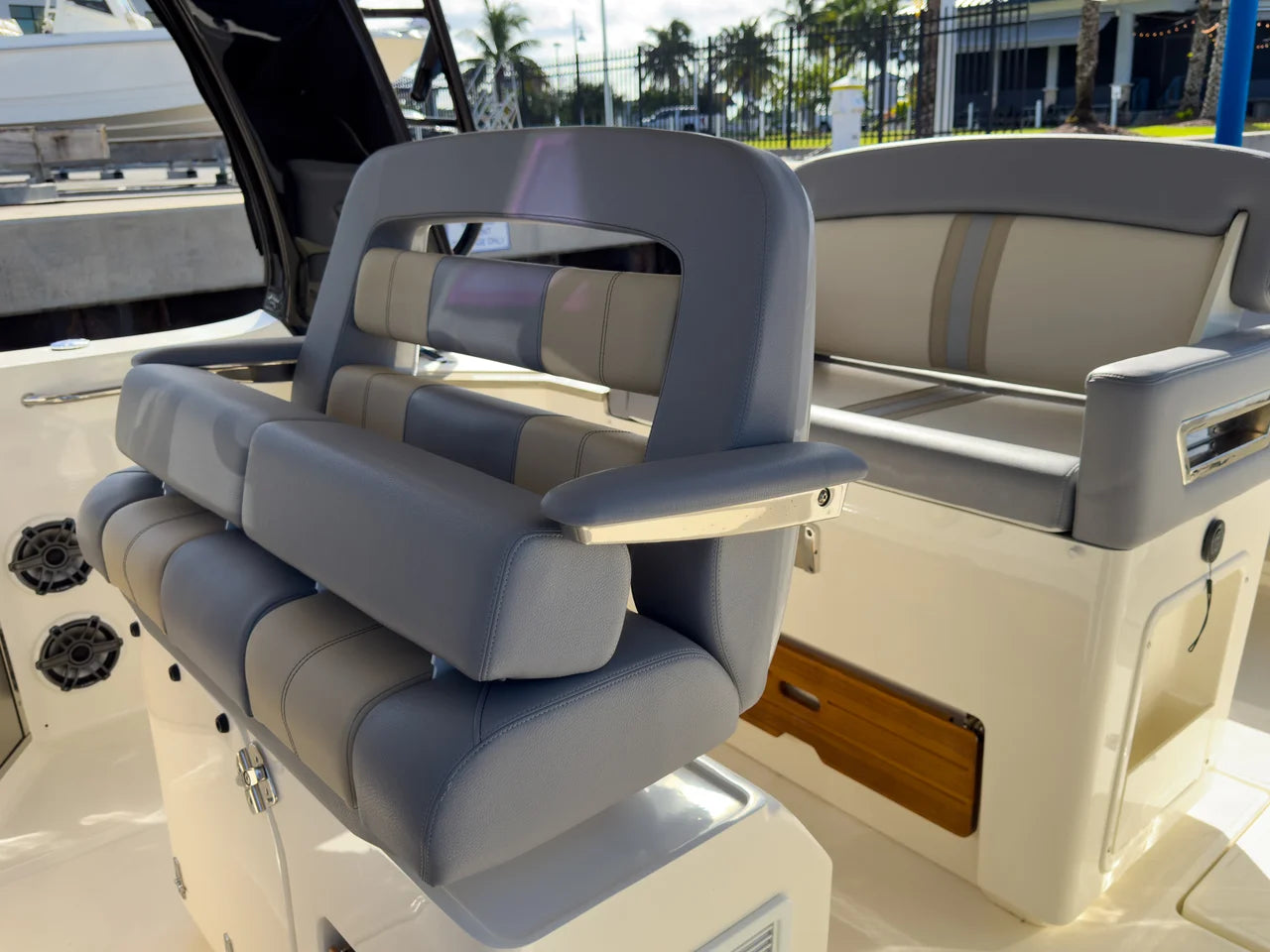 2025 Boston Whaler 350 REALM 35.0 feet, Fort Myers, FL #24