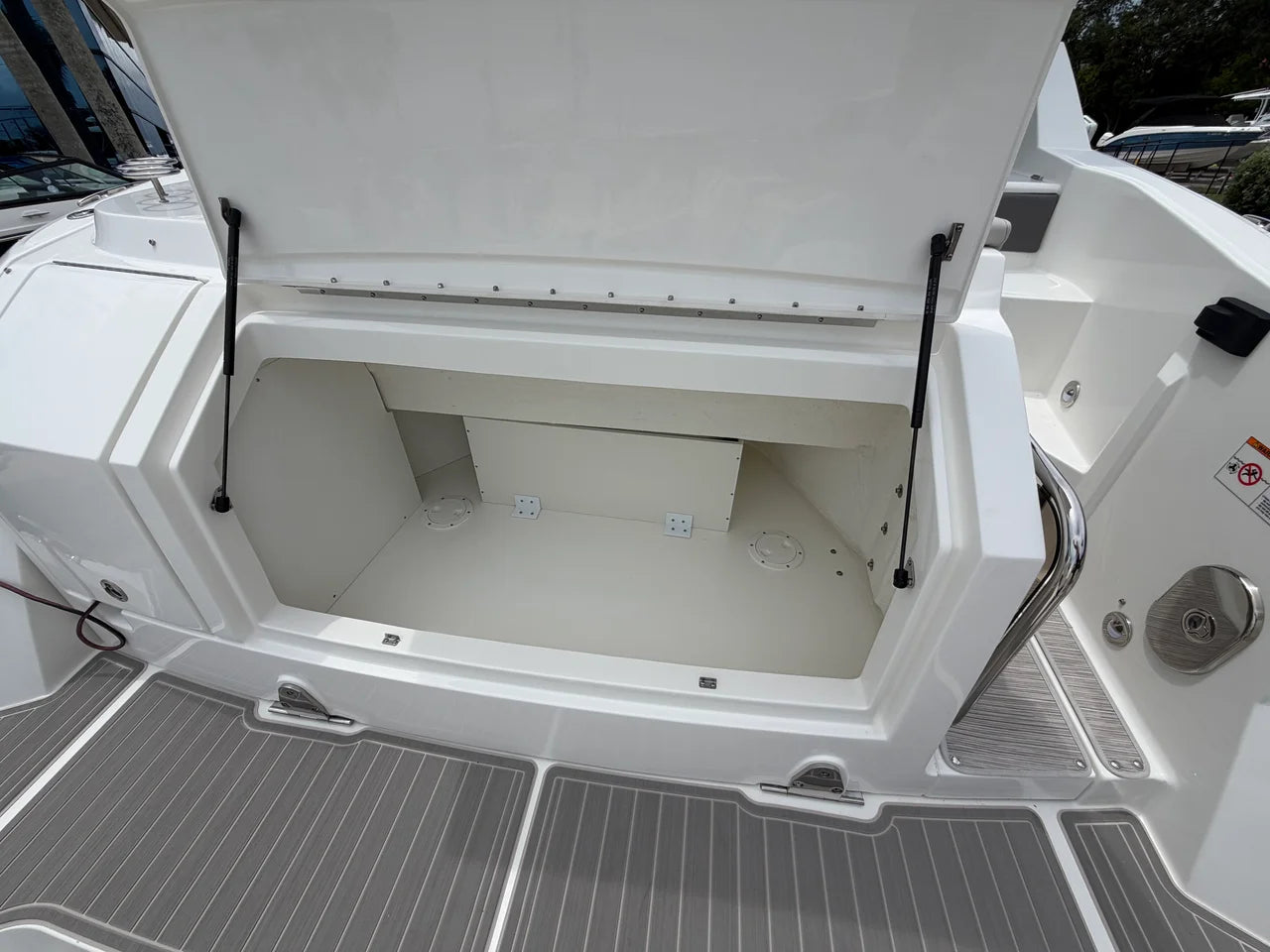 2027 Sea Ray Sundancer 320 Outboard 32.0 feet, Stuart, Florida #7