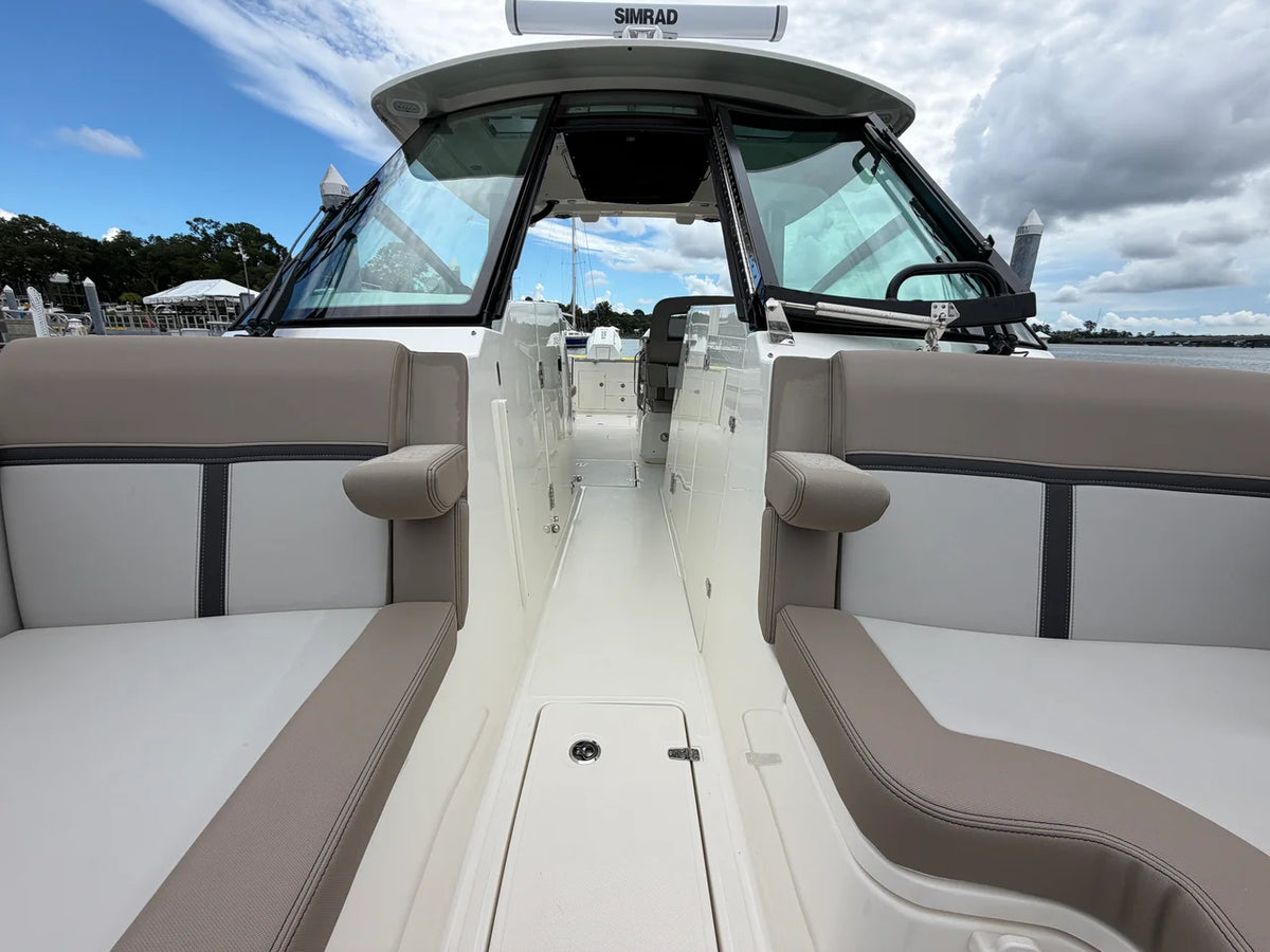 2026 Boston Whaler 330 Vantage 33.0 feet, Charleston, SC #49
