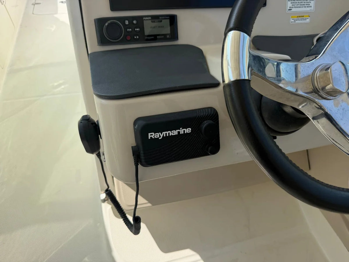 2017 Boston Whaler 320 VANTAGE 32.0 feet, Key Largo, FL #25