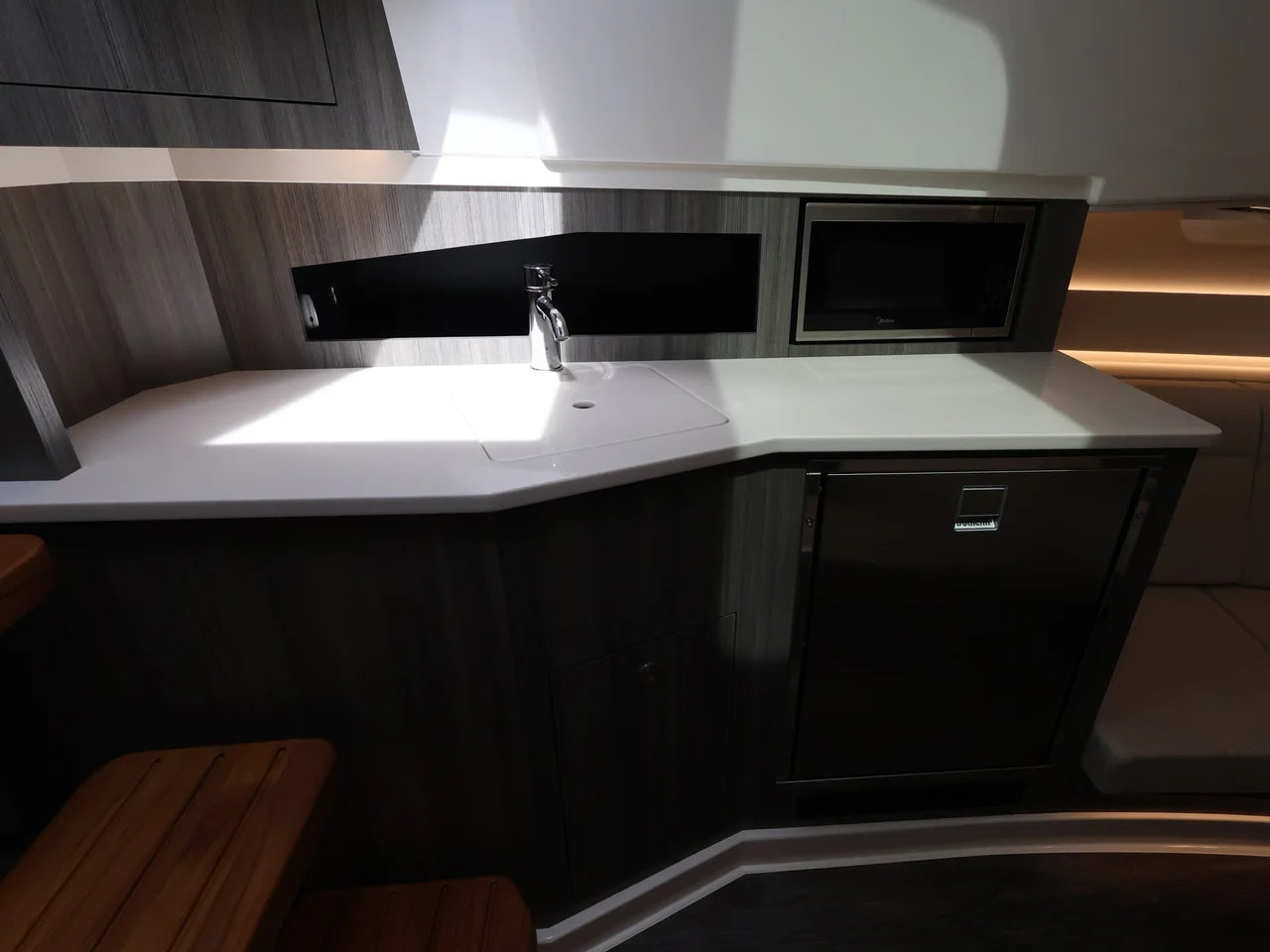 2026 Sea Ray Sundancer 370 Outboard 37.0 feet, Naples, Florida #49