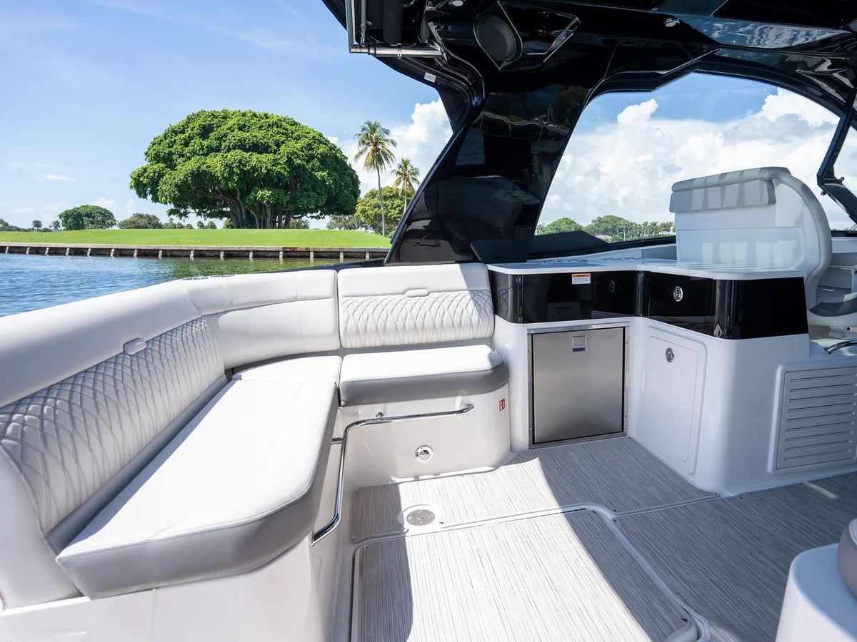 2026 Sea Ray Sundancer 370 Outboard 37.0 feet, Miami, FL #13