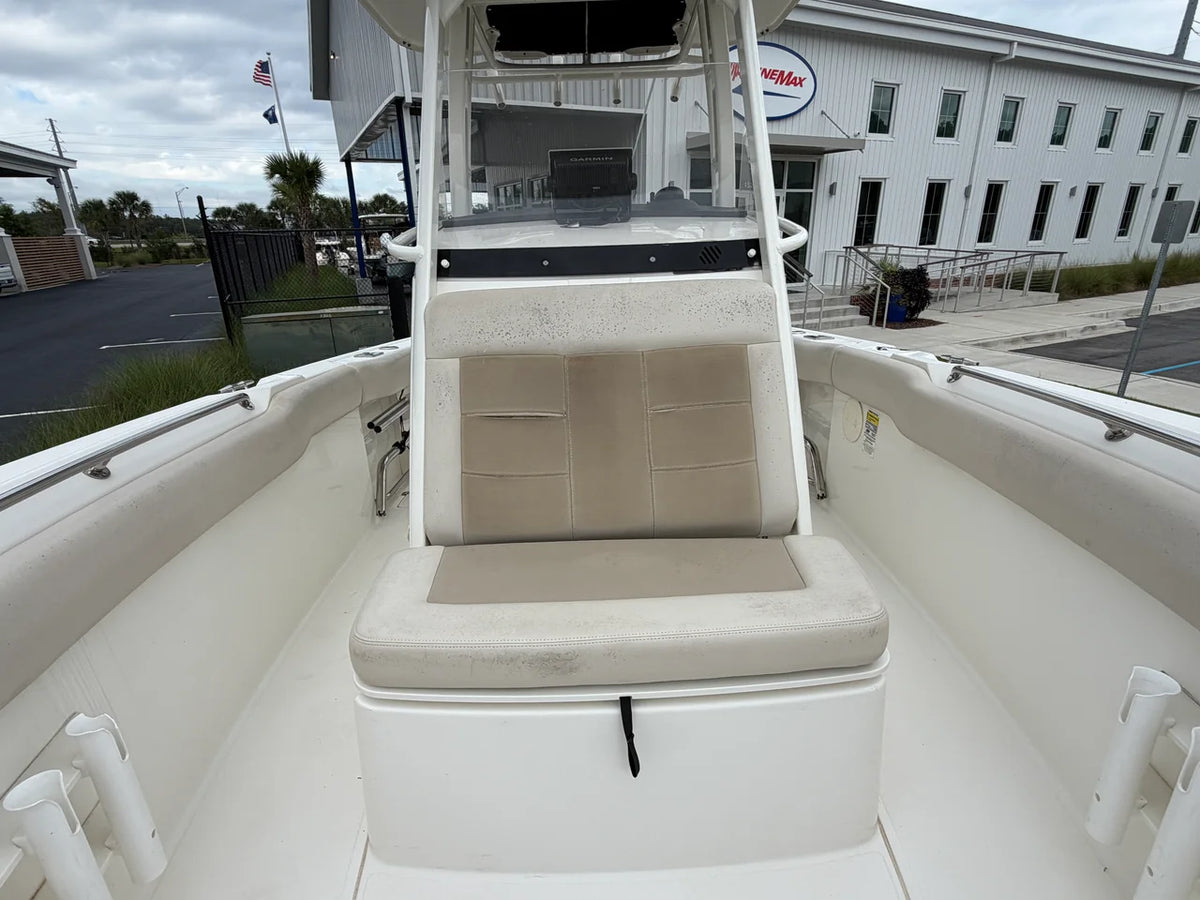 2018 Boston Whaler 230 OUTRAGE 23.0 feet, Charleston, SC #24