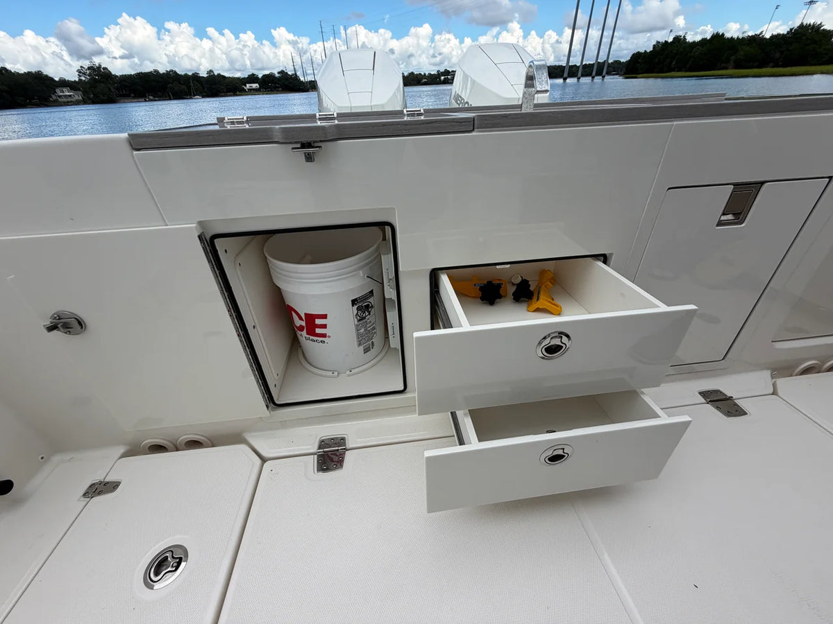 2026 Boston Whaler 330 Vantage 33.0 feet, Charleston, SC #19