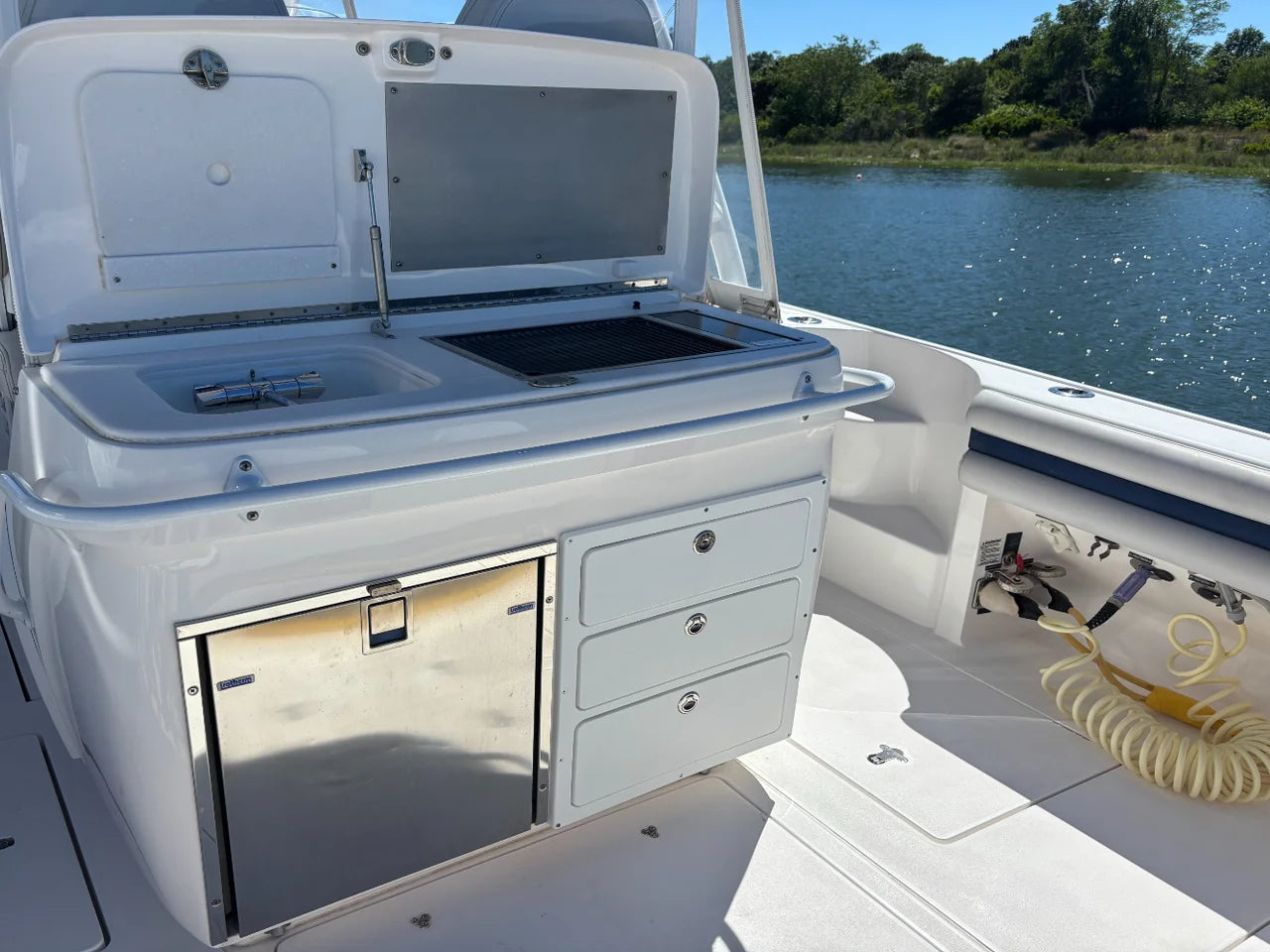 2021 Intrepid 409 Valor 40.0 feet, Cutchogue, NY #7