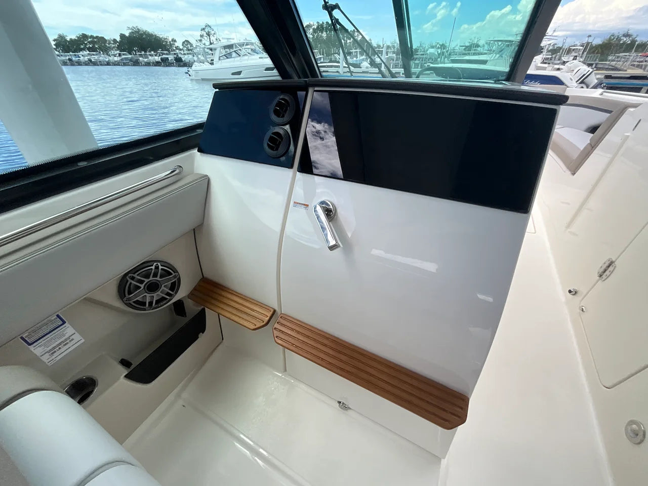 2026 Boston Whaler 330 Vantage 33.0 feet, Jacksonville Beach, Florida #22