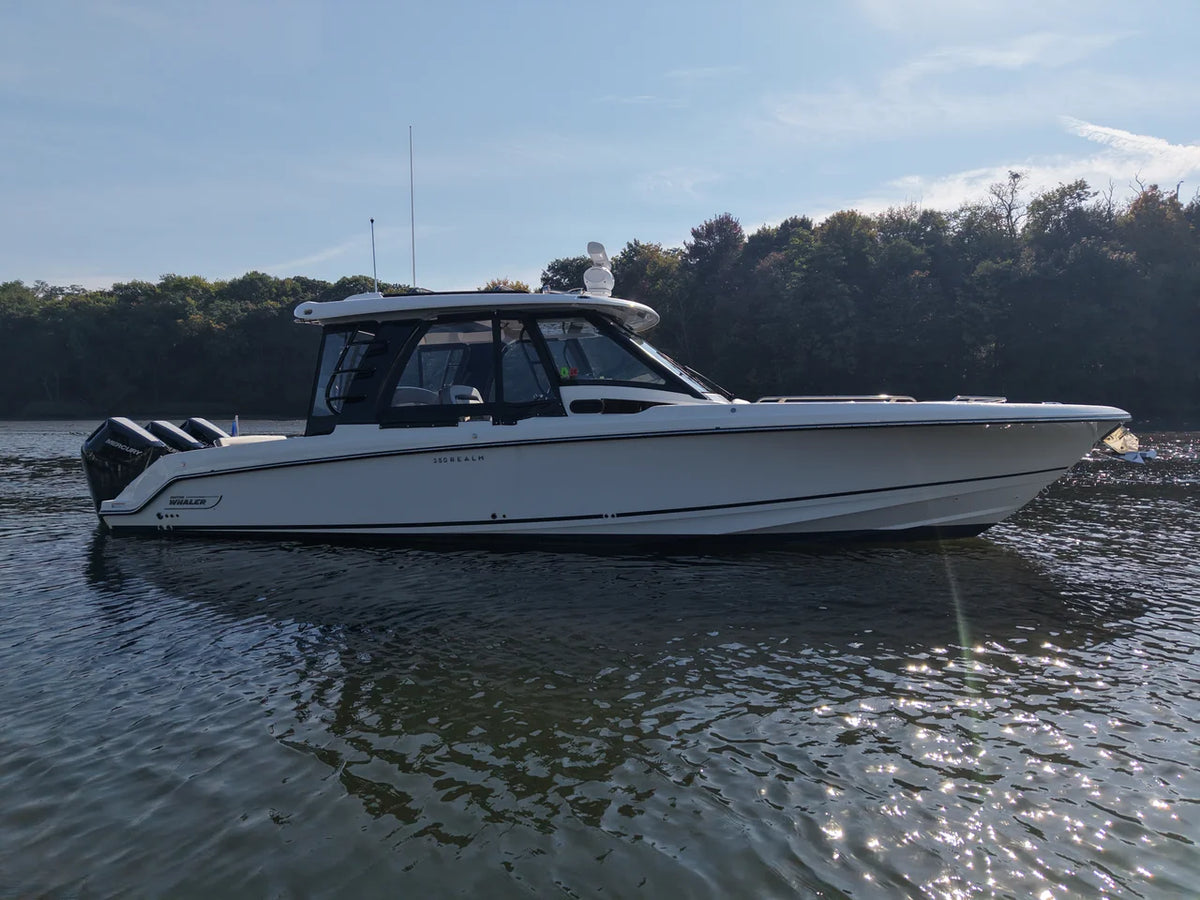 2025 Boston Whaler 350 REALM 35.0 feet, Greenwich, CT #3