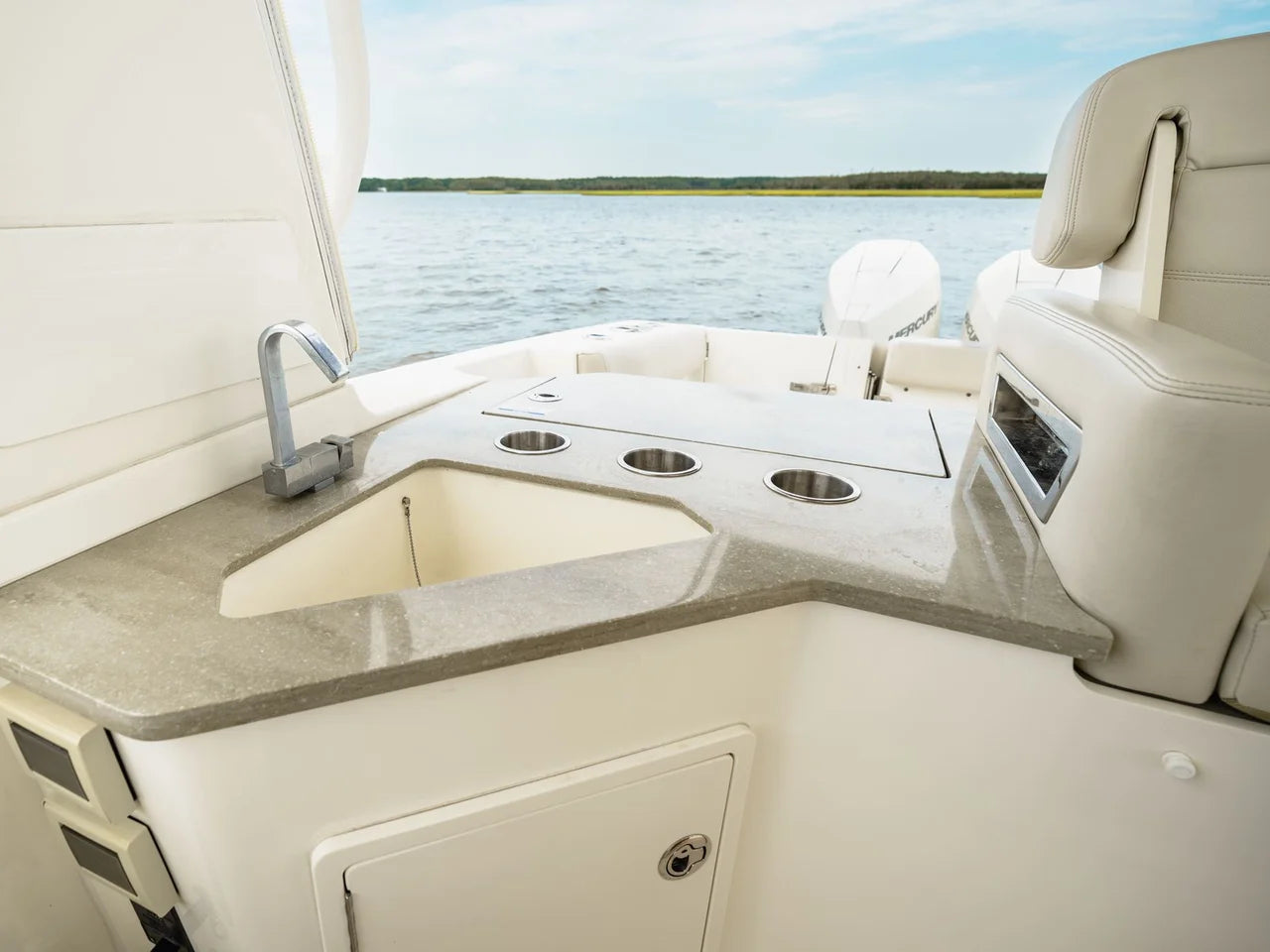 2021 Boston Whaler 350 REALM 35.0 feet, Charleston, SC #13