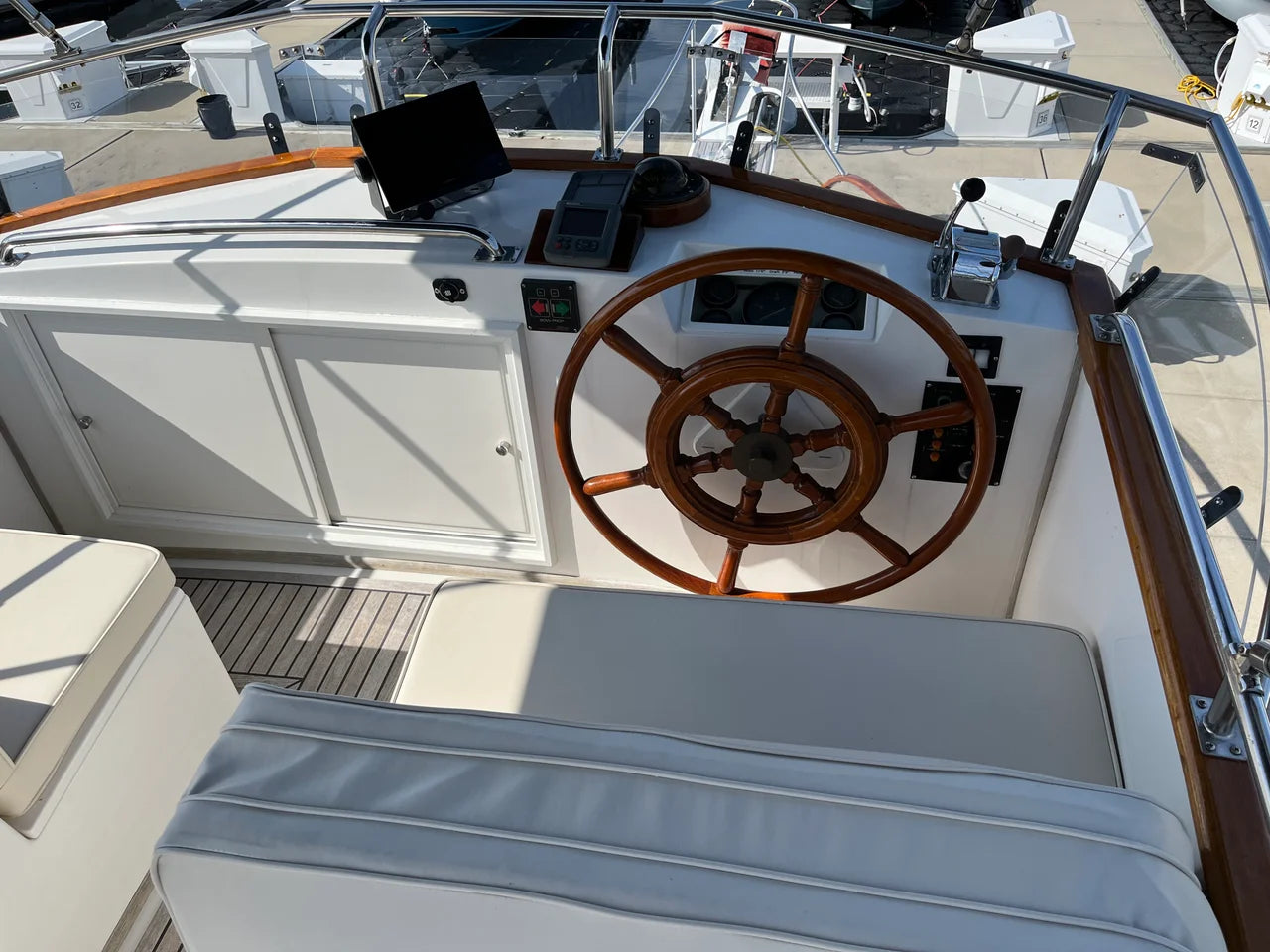 1990 Grand Banks 32 SEDAN 31.0 feet, Key Largo, Florida #15