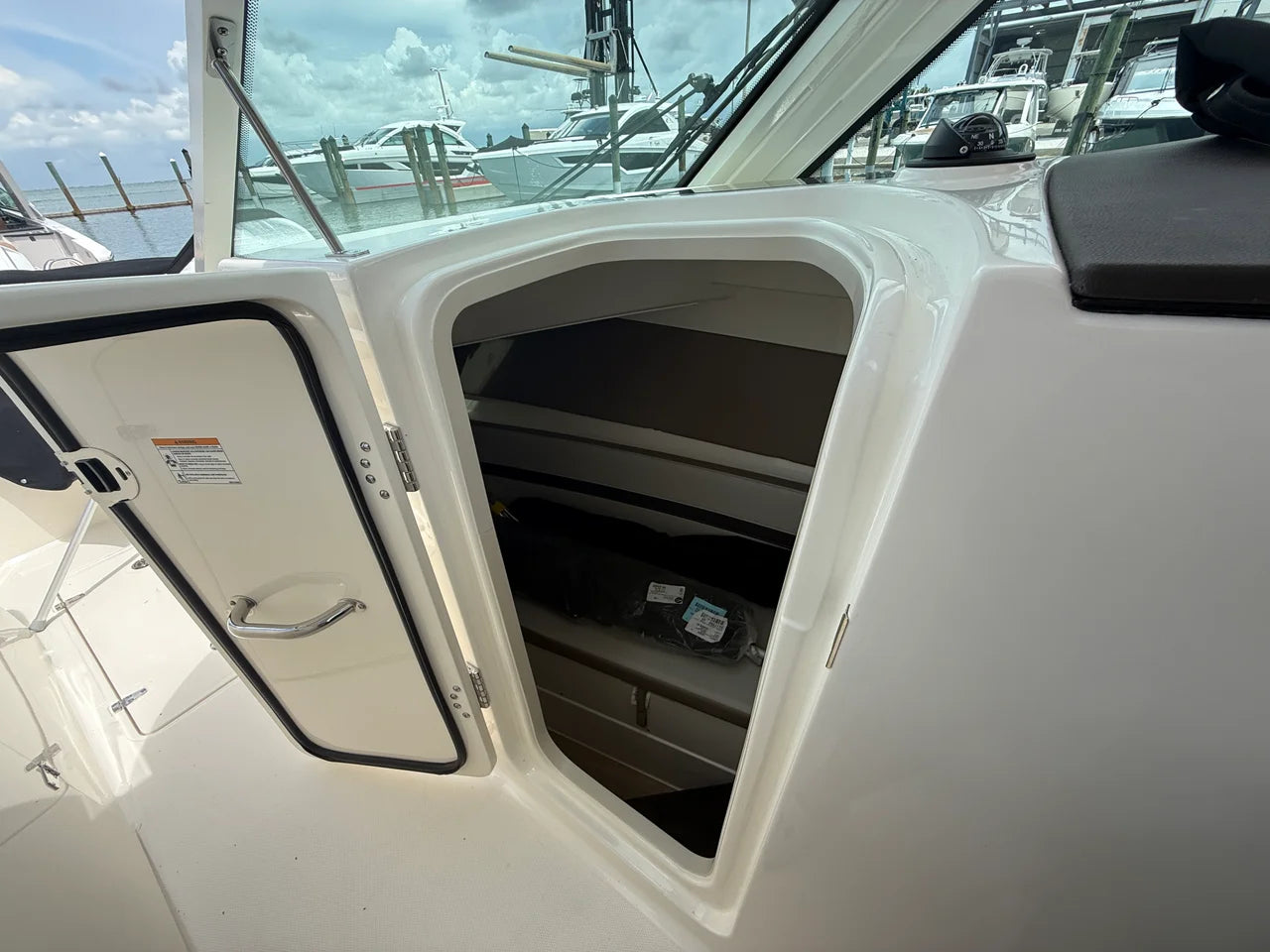 2027 Boston Whaler 330 Vantage 33.0 feet, Sarasota, FL #23