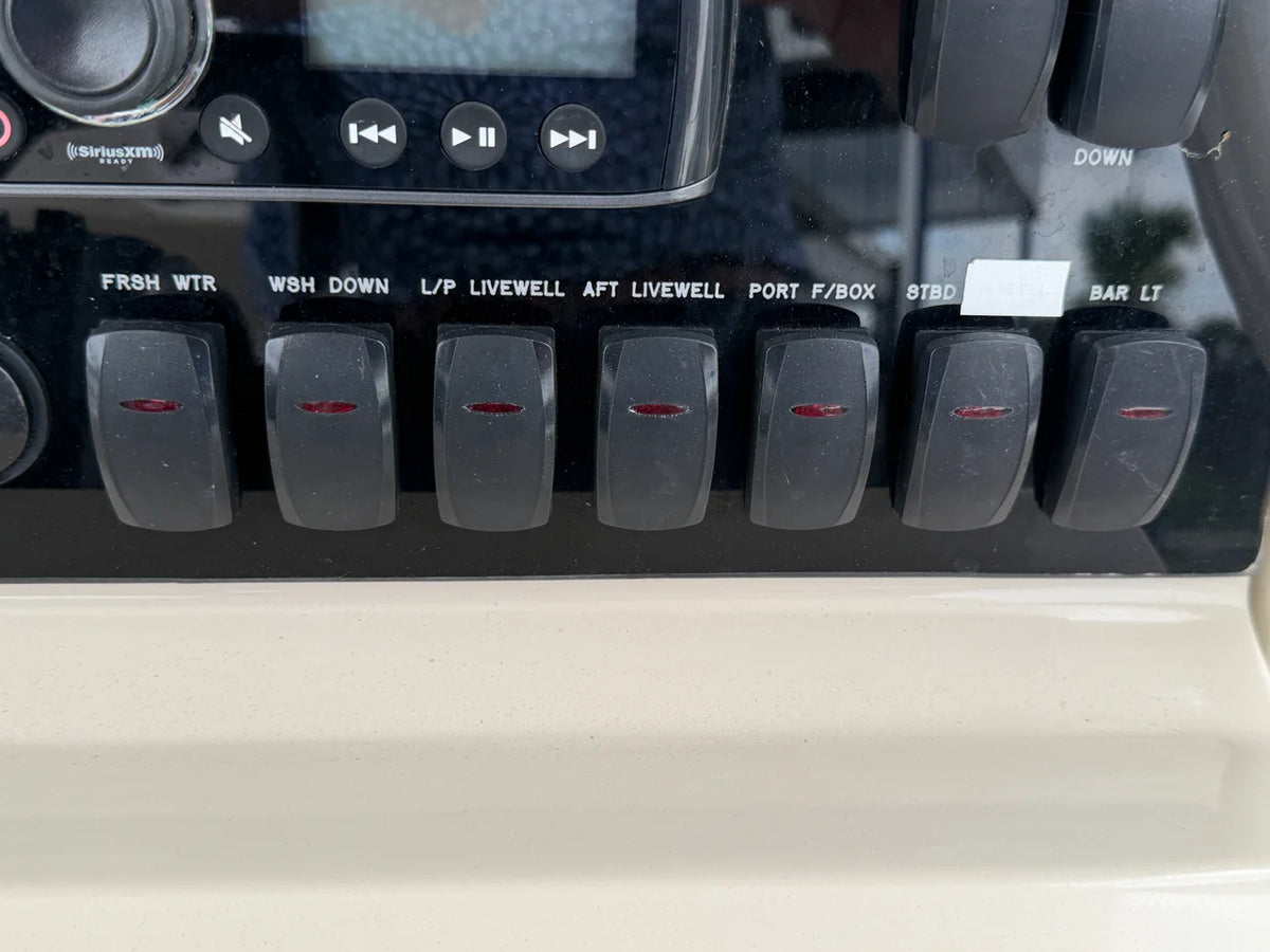 2018 Boston Whaler 230 OUTRAGE 23.0 feet, Charleston, SC #16
