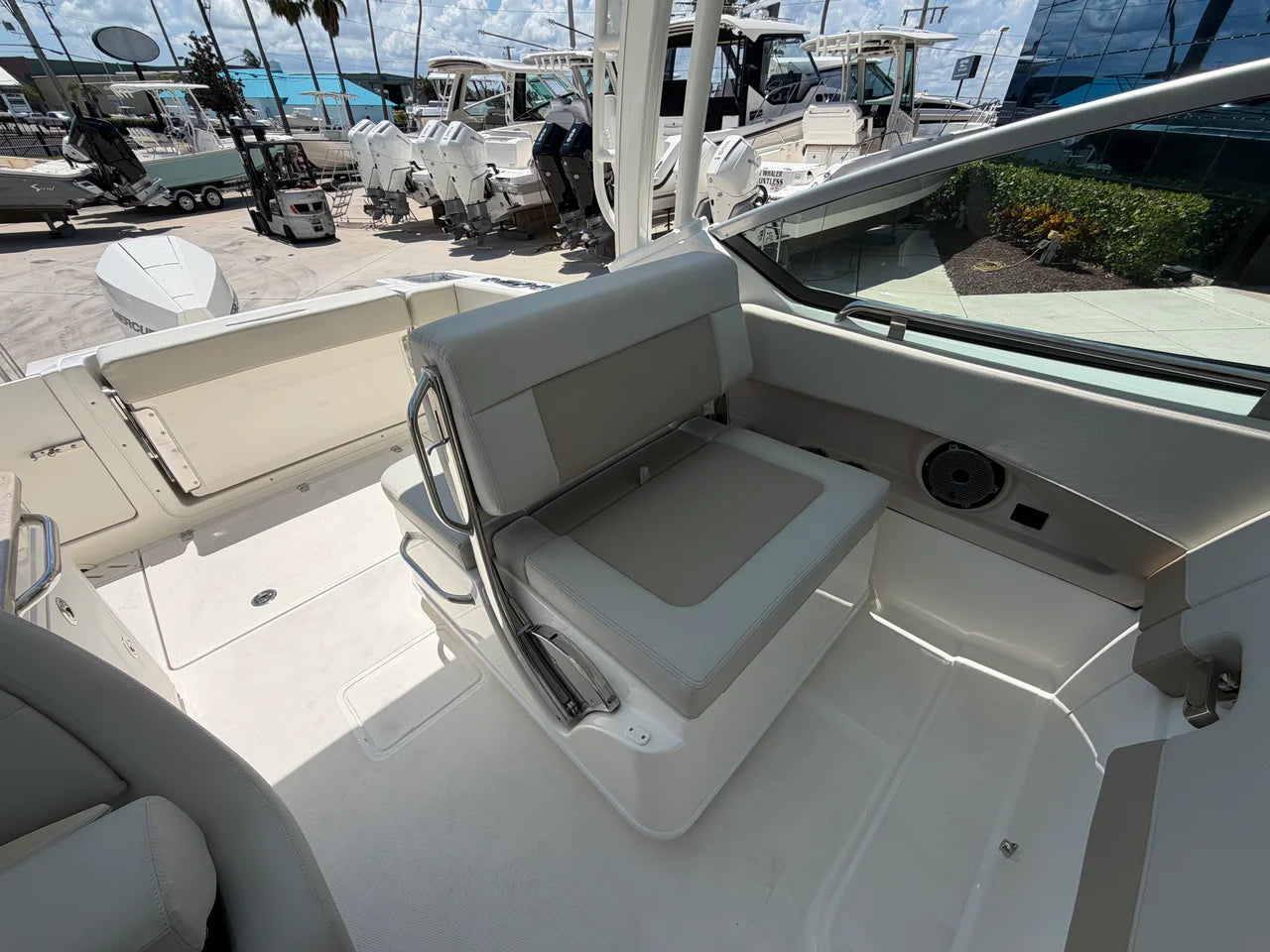 2027 Boston Whaler 240 Vantage 24.0 feet, Stuart, Florida #24