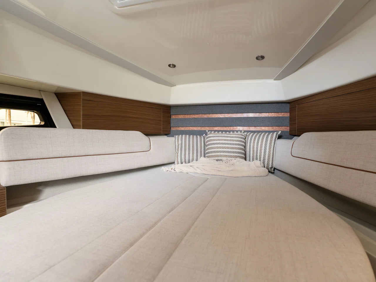 2025 Boston Whaler 365 CONQUEST 36.0 feet, Naples, Florida #54